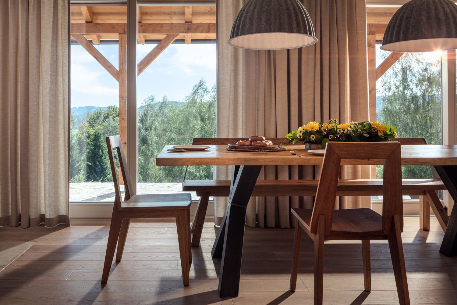 Masivní stůl Comte Masivní stůl Comte